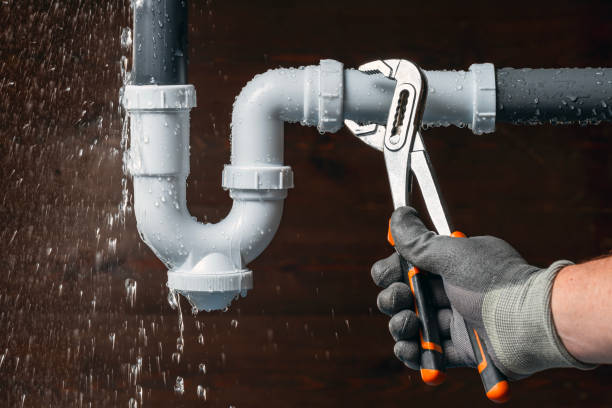 Professional Emergency Plumber technician working in Plymouth, MA
